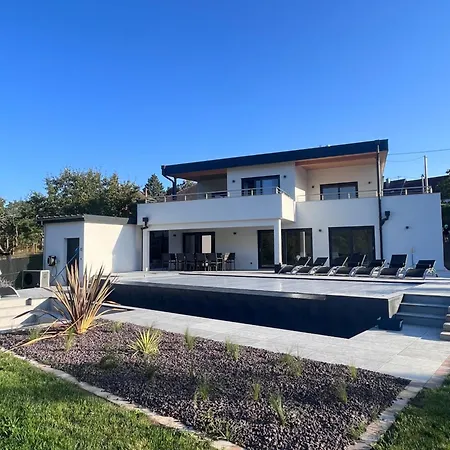 Villa Privee 230m2/ Piscine Debordement/billard-babyfoot-boulodrome-flipper/strasbourg Dettwiller