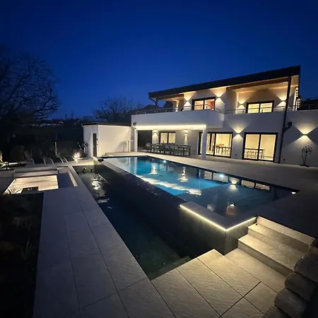 Villa Privee 230m2, Piscine-spa- Salle De Jeux 35min Train Strasbourg *